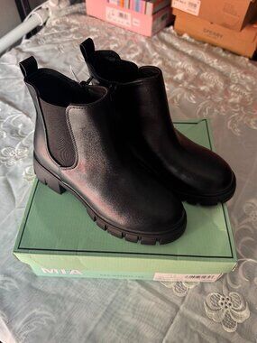 MIA Girl's Chelsea boots